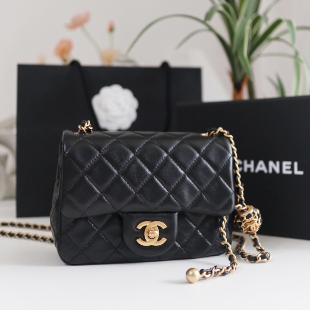 Chanel Pearl Crush Mini Flap bag
